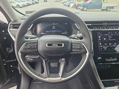 2023 Jeep Grand Cherokee Laredo 4x4