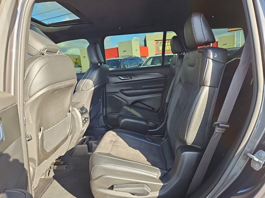 2023 Jeep Grand Cherokee L Altitude 4x4