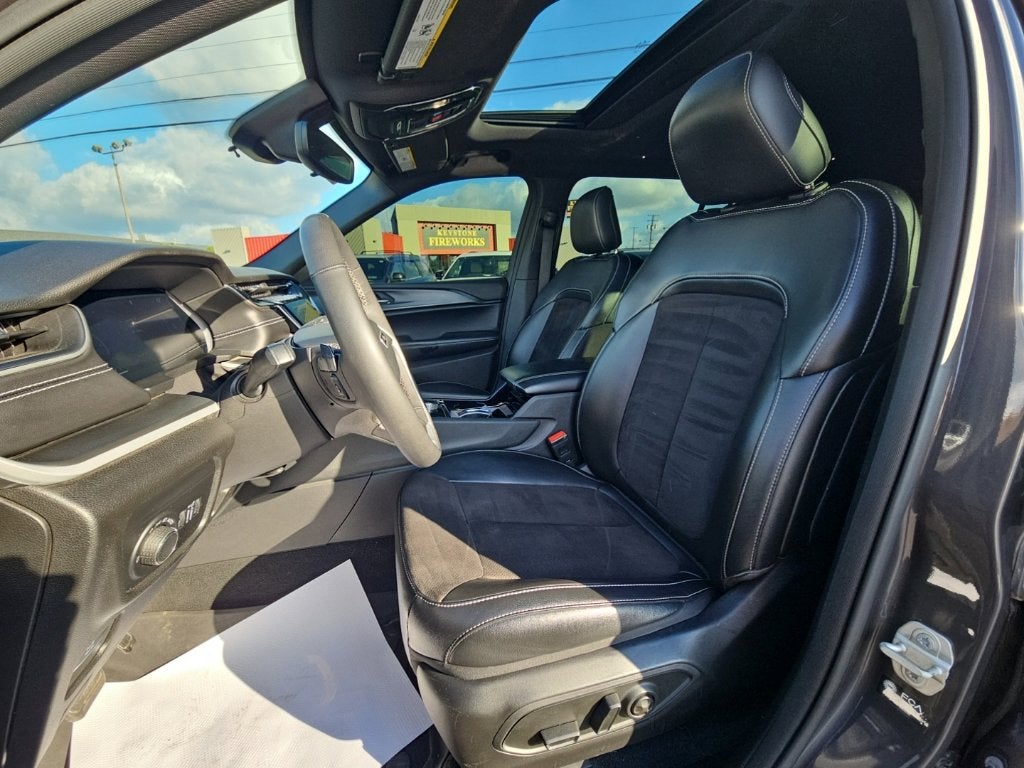 2023 Jeep Grand Cherokee L Altitude 4x4