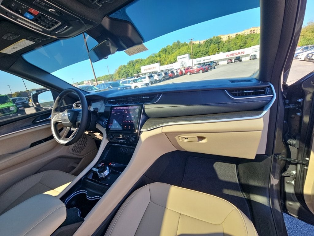 2025 Jeep Grand Cherokee L Limited 4x4
