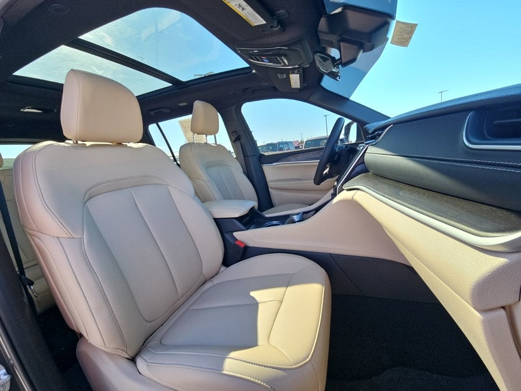 2025 Jeep Grand Cherokee L Limited 4x4