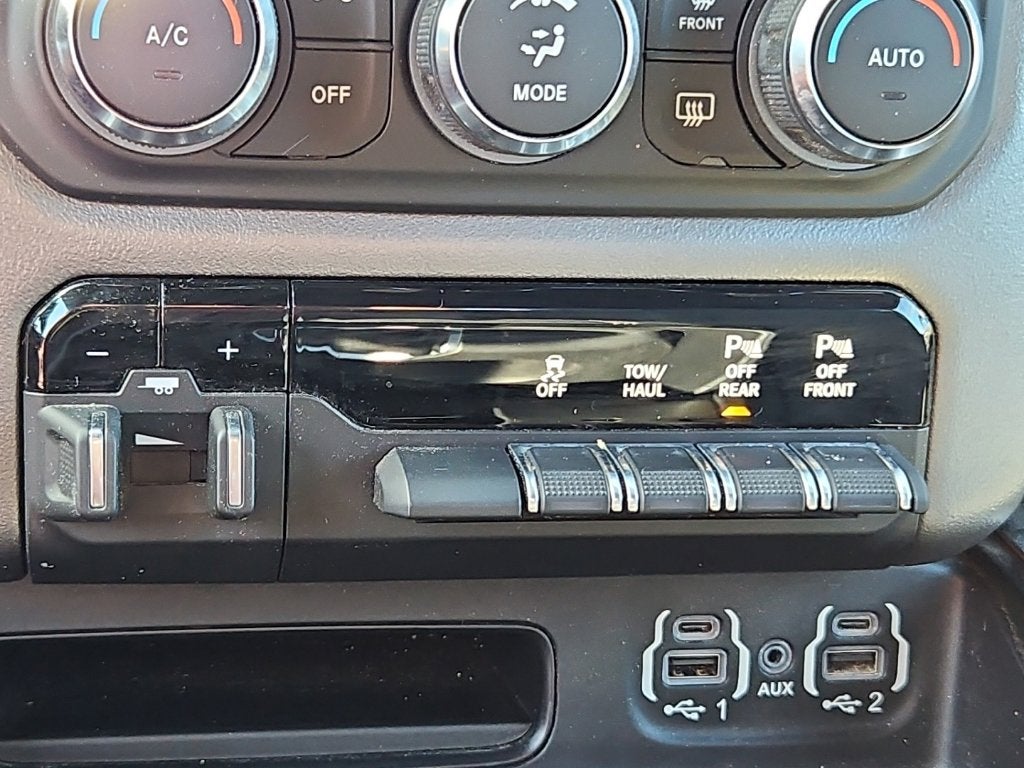 2023 RAM 1500 Big Horn Quad Cab 4x4 6'4' Box