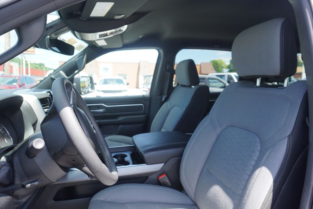 2026 RAM 1500 Big Horn Crew Cab 4x4 5'7' Box