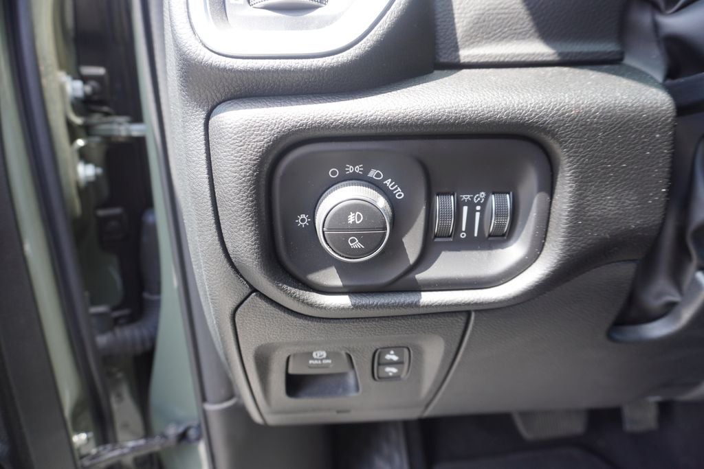 2026 RAM 1500 Big Horn Crew Cab 4x4 5'7' Box