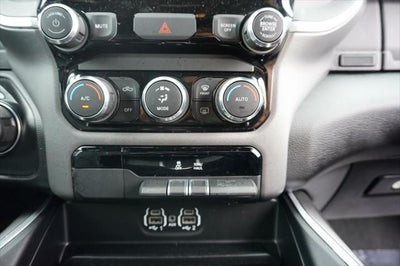 2022 RAM 1500 Big Horn Crew Cab 4x4 5'7' Box