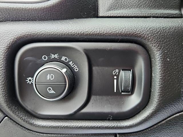 2023 RAM 1500 Big Horn Crew Cab 4x4 5'7' Box