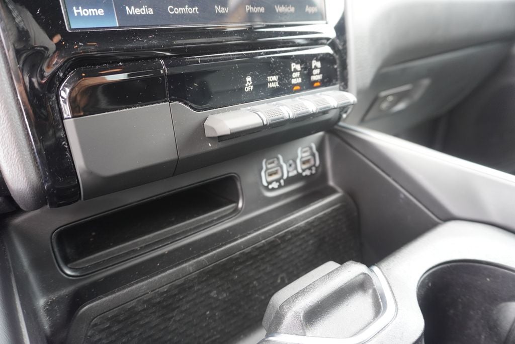 2022 RAM 1500 Limited Crew Cab 4x4 5'7' Box