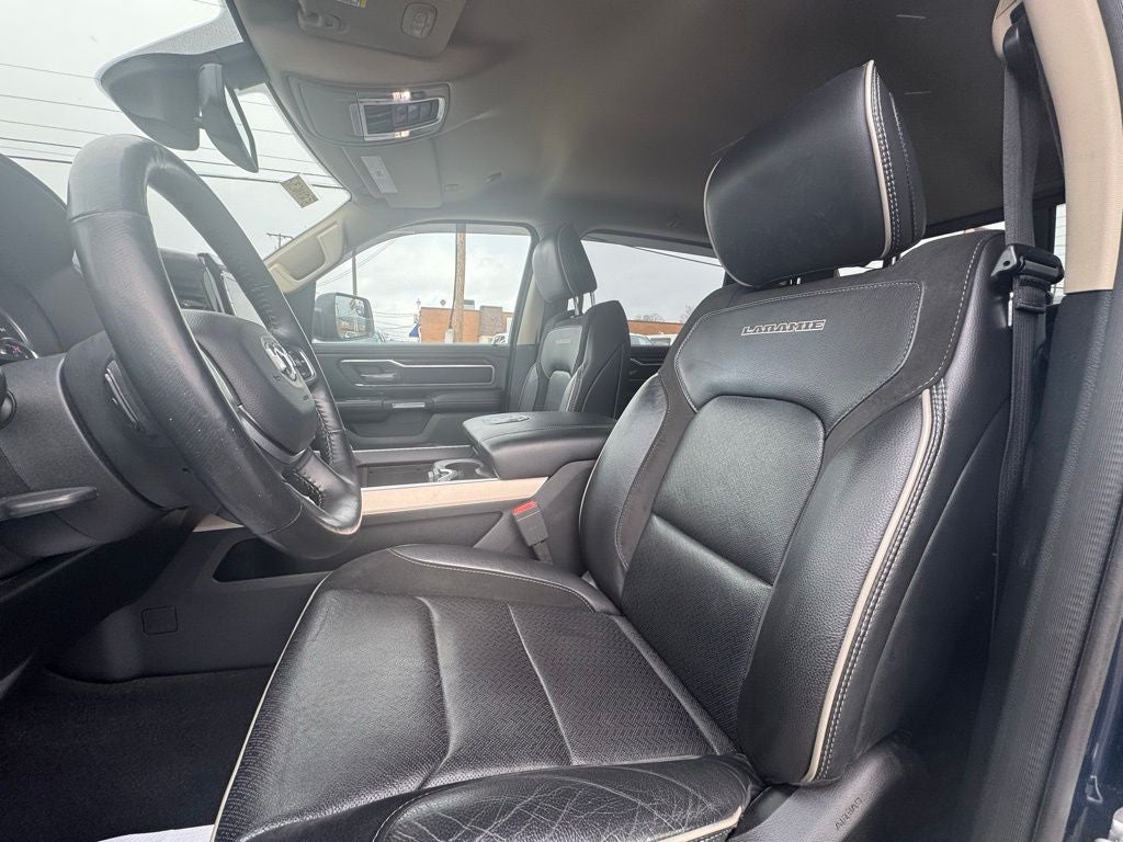 2020 RAM 1500 Laramie Crew Cab 4x4 5'7' Box