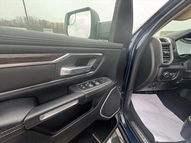 2020 RAM 1500 Laramie Crew Cab 4x4 5'7' Box