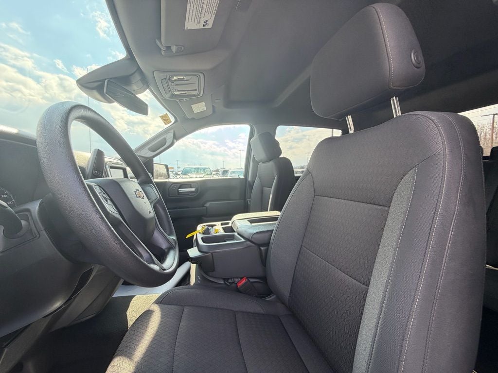 2023 Chevrolet Silverado 1500 4WD Crew Cab Short Bed Custom