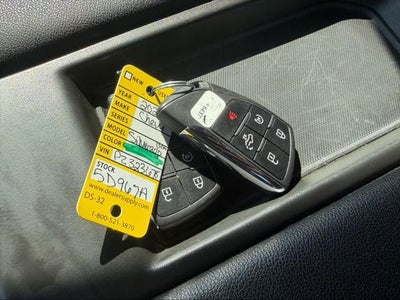 2023 Chevrolet Silverado 1500 4WD Crew Cab Short Bed Custom