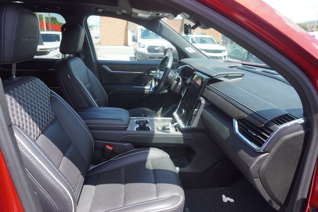 2024 GMC Acadia AWD Denali