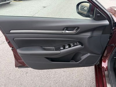 2024 Nissan Altima SL FWD