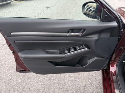 2024 Nissan Altima SL FWD