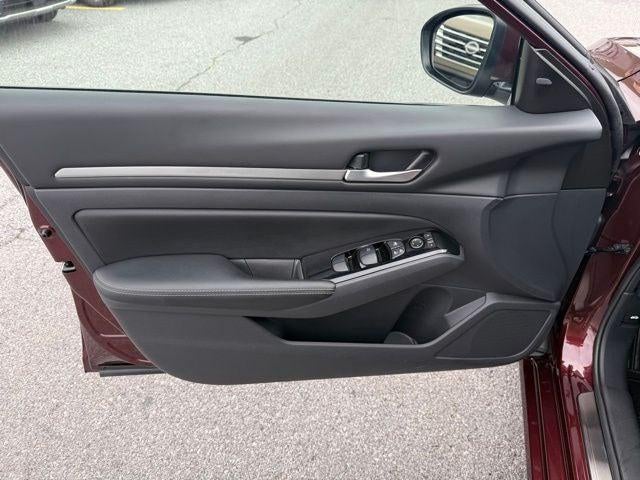 2024 Nissan Altima SL FWD