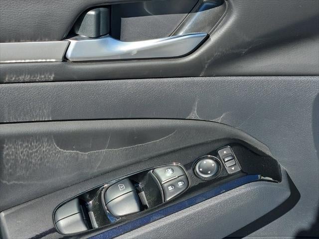 2024 Nissan Altima SL FWD