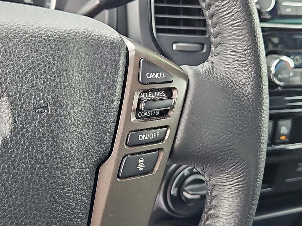 2024 Nissan TITAN Crew Cab SV 4x4