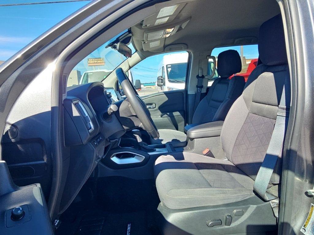 2025 Nissan Frontier Crew Cab SV 4x4