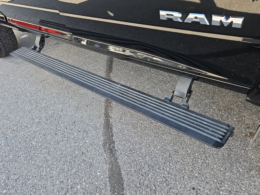 2022 RAM 2500 Laramie Crew Cab 4x4 6'4' Box