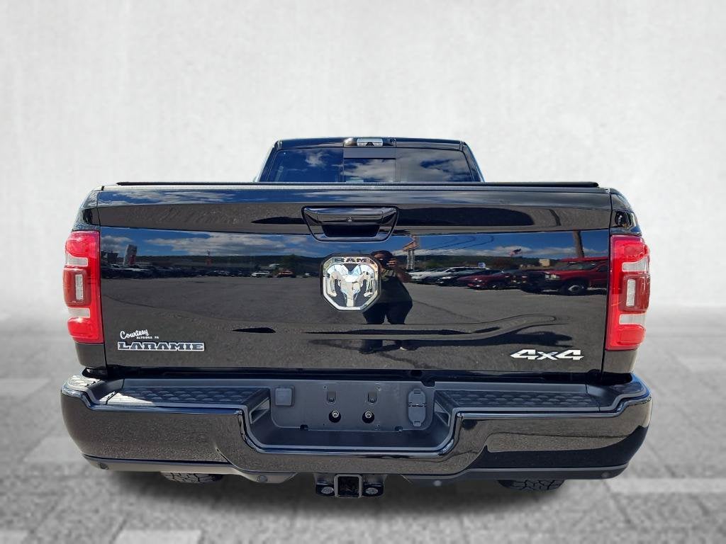 2022 RAM 2500 Laramie Crew Cab 4x4 6'4' Box