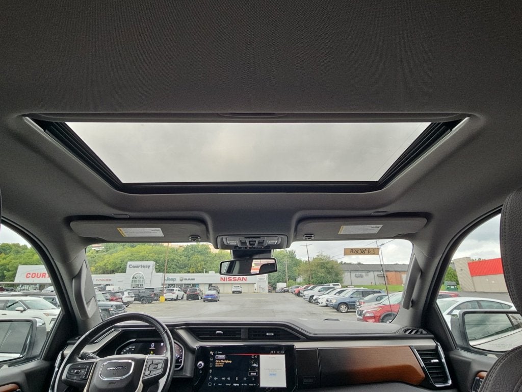 2023 GMC Sierra 1500 4WD Crew Cab Short Box Denali