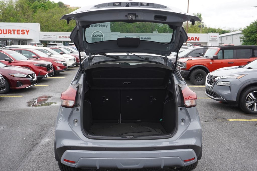 2023 Nissan Kicks SR Xtronic CVT
