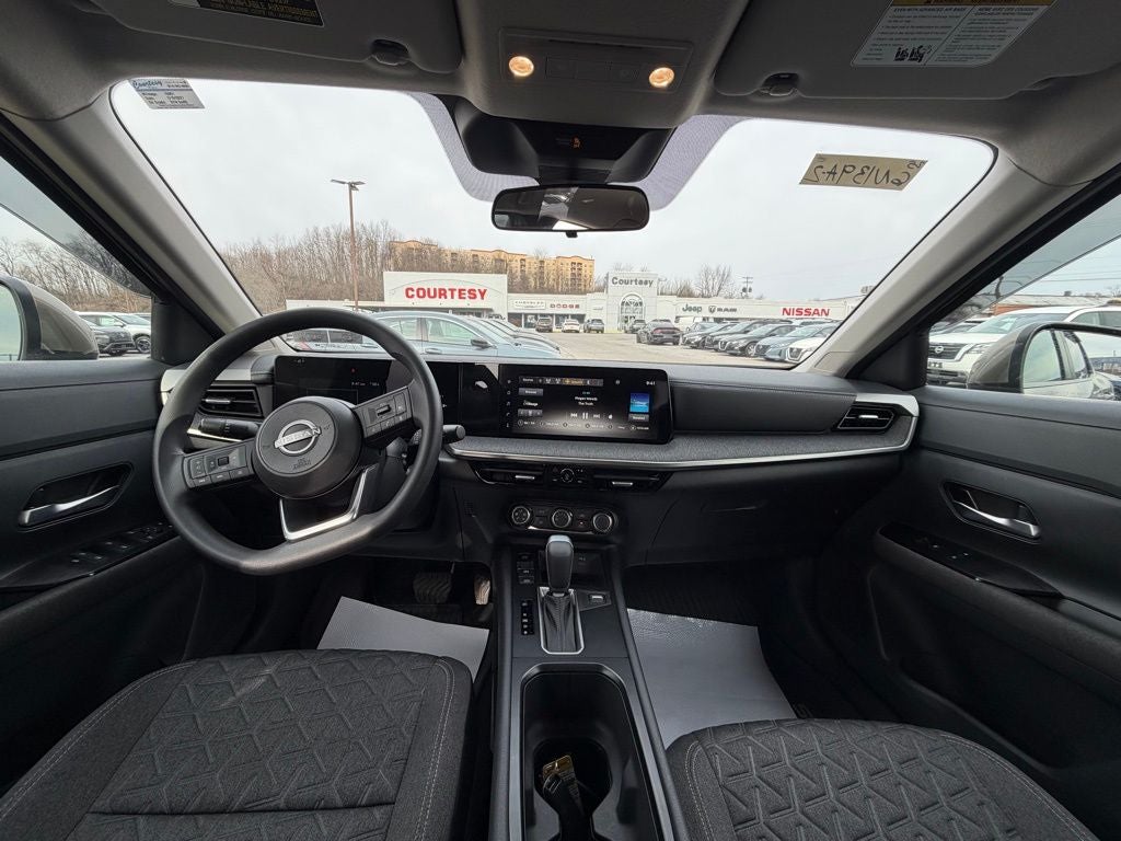 2025 Nissan Kicks SV FWD