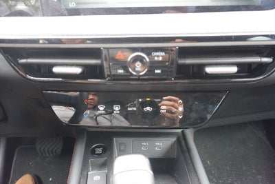 2025 Nissan Kicks SR Intelligent AWD