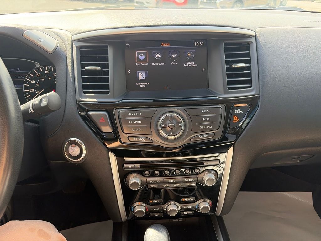 2018 Nissan Pathfinder SV