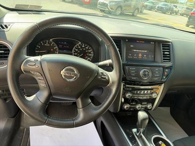 2018 Nissan Pathfinder SV