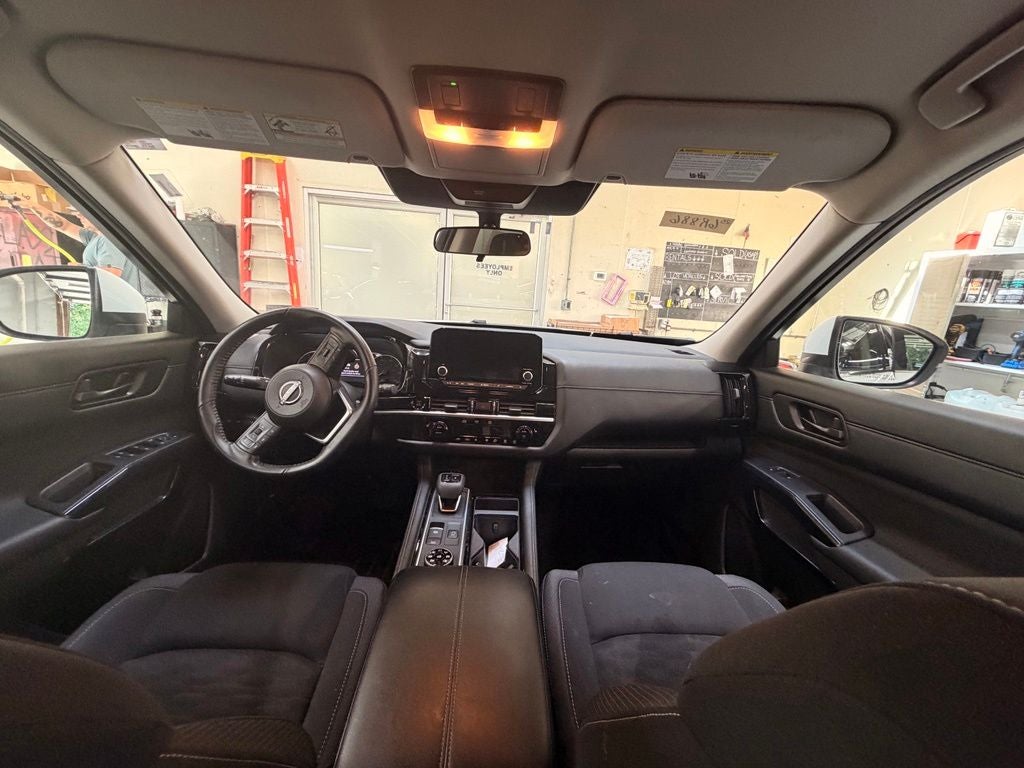 2025 Nissan Pathfinder SV 4WD