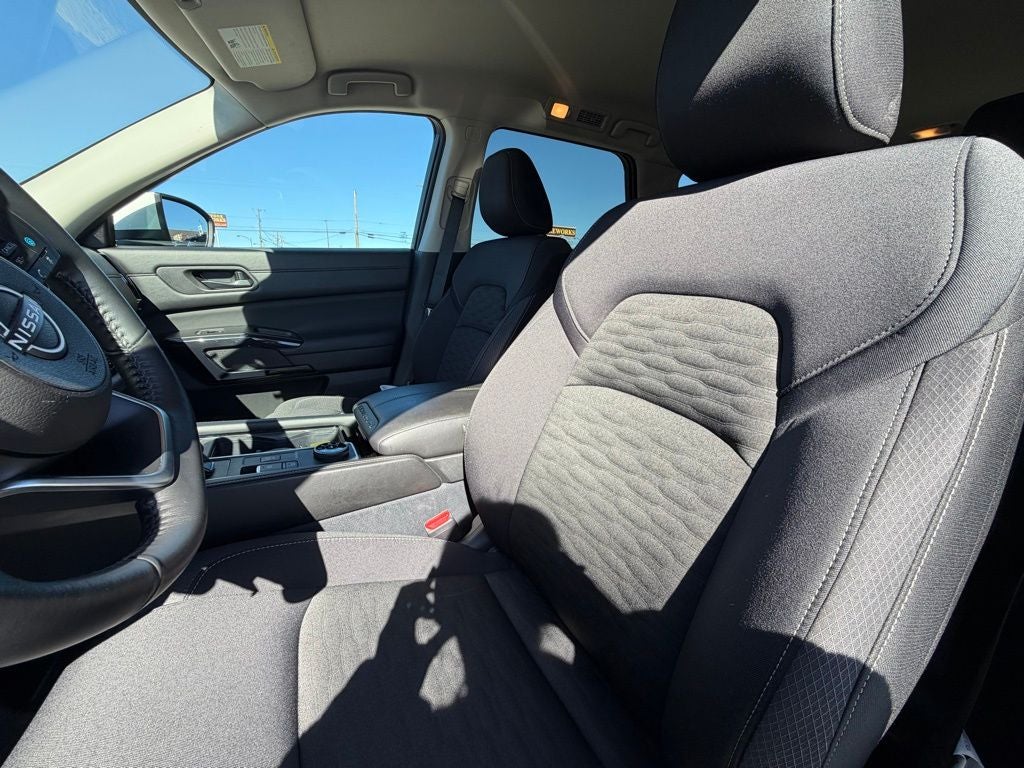 2025 Nissan Pathfinder SV 4WD