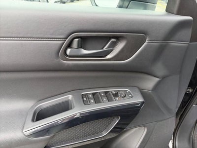 2024 Nissan Pathfinder SV 4WD