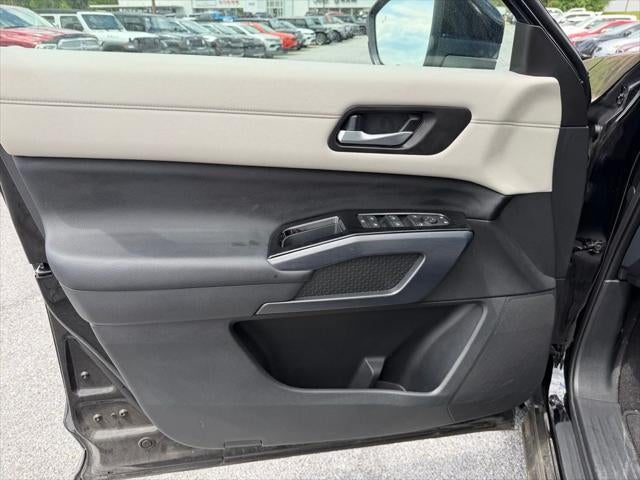 2025 Nissan Pathfinder SL 4WD