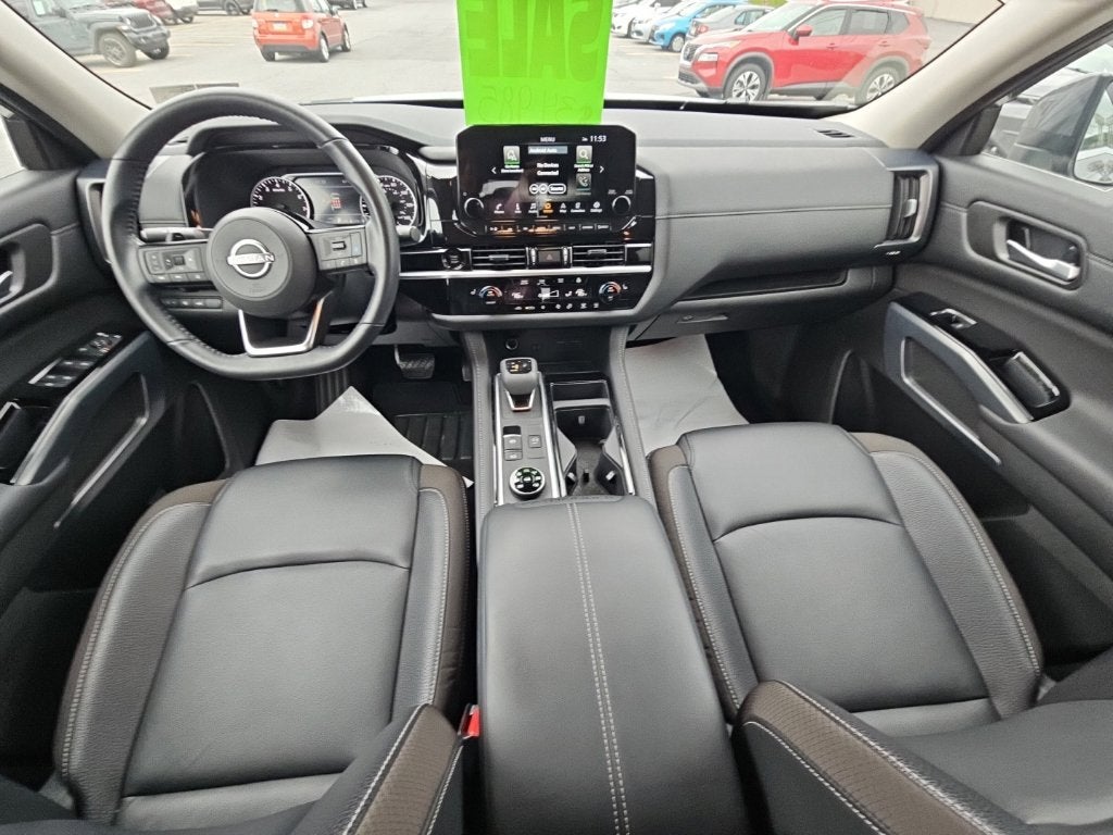 2025 Nissan Pathfinder SL 4WD