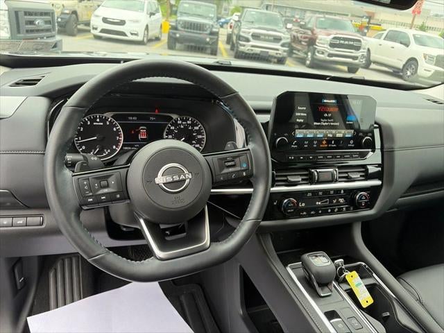 2025 Nissan Pathfinder SL 4WD