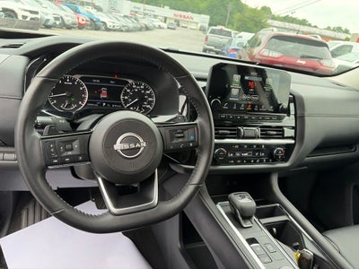 2025 Nissan Pathfinder SL 4WD