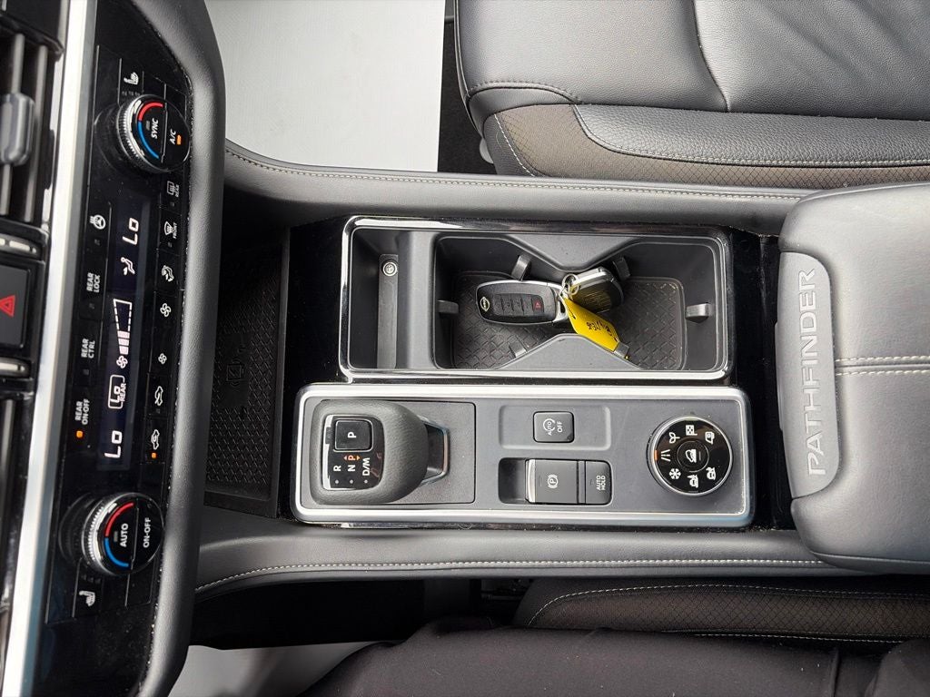 2025 Nissan Pathfinder SL 4WD
