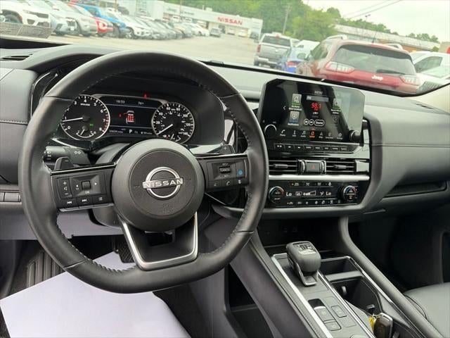 2025 Nissan Pathfinder SL 4WD