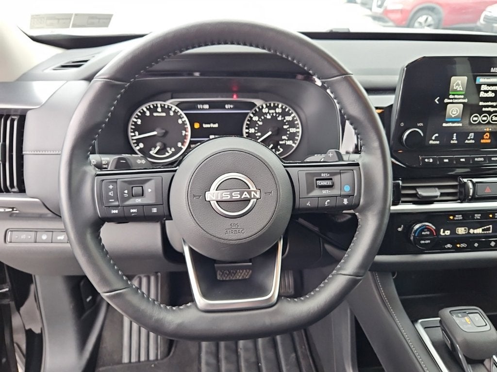 2025 Nissan Pathfinder SL 4WD