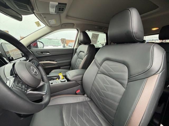 2025 Nissan Pathfinder Platinum 4WD