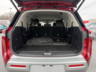 2025 Nissan Pathfinder Platinum 4WD