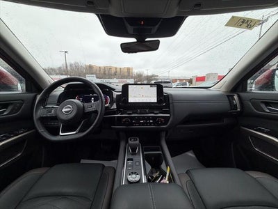 2025 Nissan Pathfinder Platinum 4WD