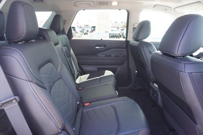 2024 Nissan Pathfinder Platinum 4WD
