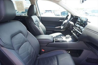 2024 Nissan Pathfinder Platinum 4WD