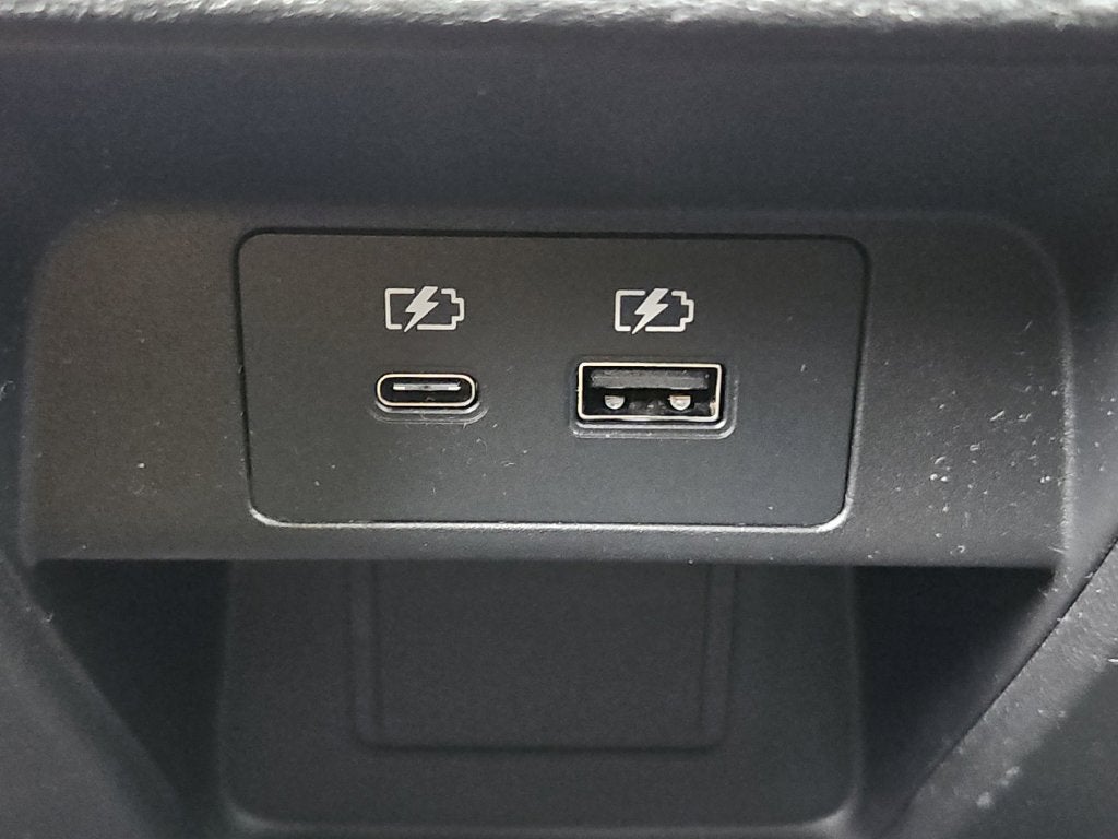 2022 Mitsubishi Outlander Base