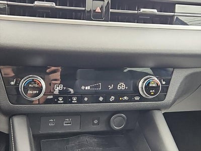 2022 Mitsubishi Outlander Base