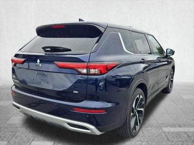 2022 Mitsubishi Outlander Base