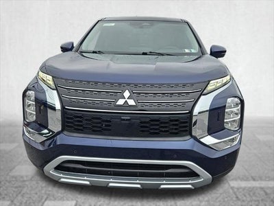 2022 Mitsubishi Outlander Base