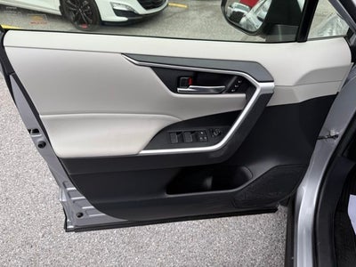 2022 Toyota RAV4 Hybrid XLE Premium